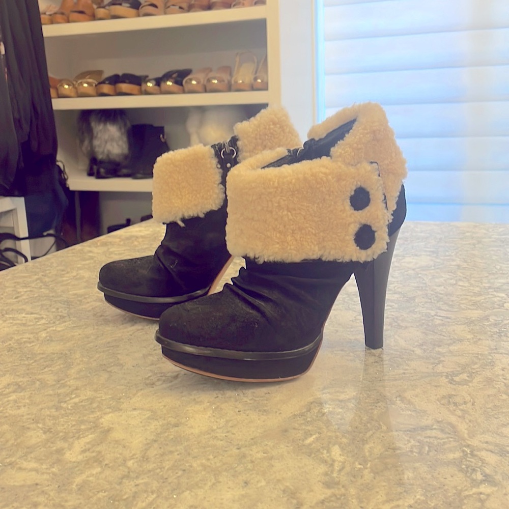 Ugg suede booties with Sherpa trim, size 7.5